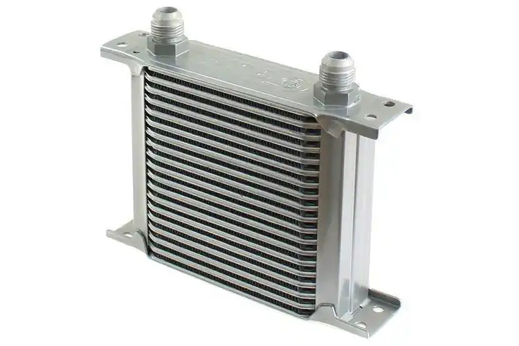Chłodnica Oleju TurboWorks Slim Line 19-rzędowa 140x150x50 AN8 Silver | Hit